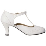 White Matte 7,5 cm retro vintage FLAPPER-26 Pumps with low heels